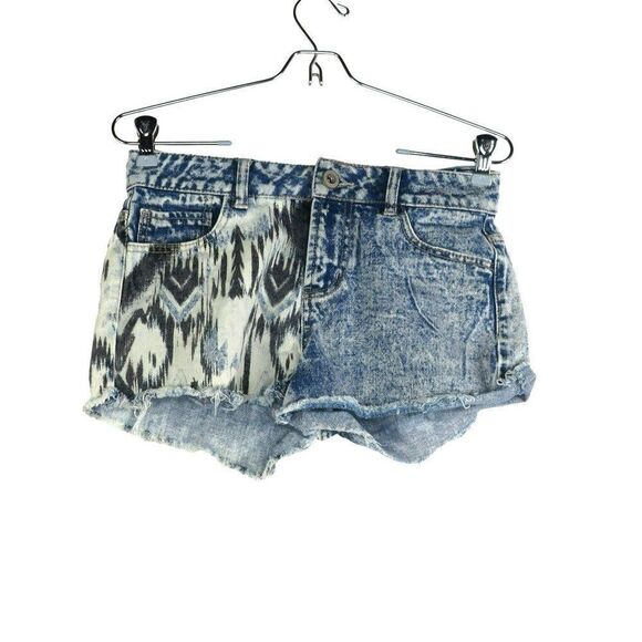 Vintage Love Fire Denim Shorts Women's Size 3 Southwest Print Blue Jean Raw Hem - Picture 1 of 8